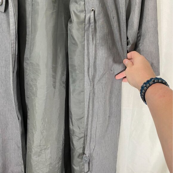 American Bazaar Woman's Trench Coat Size 10 Gray Long With Capelet Overlay - Picture 9 of 11